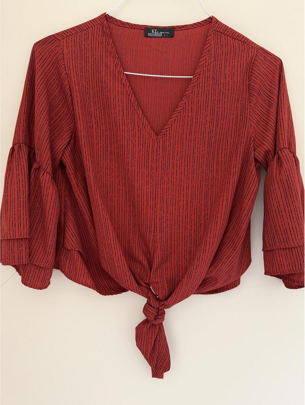 KLD Tie Front Bell Sleeves, really pretty blouse
